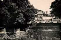 Ảnh “quý như vàng” về lăng tẩm các vị vua ở Huế năm 1935 