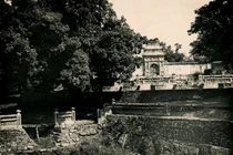 Ảnh “quý như vàng” về lăng tẩm các vị vua ở Huế năm 1935 