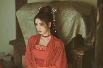 Giật mình lý do phụ nữ thời Đường thích mặc áo trễ cổ