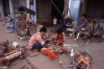 Ngắm nhìn đời thường mộc mạc ở Lào năm 1988 (2)