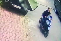 Bắt thiếu niên 14 tuổi trộm 11 nghìn USD trong xe Mercedes S450