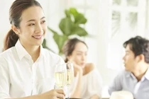 Người thông minh không bao giờ tiết lộ 3 điều này trước mặt đồng nghiệp