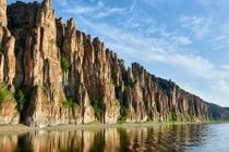 Sững sờ trước kỳ quan cột đá thiên nhiên nổi tiếng của Nga