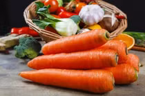 Mua cà rốt nên chọn củ sẫm màu hay nhạt màu?