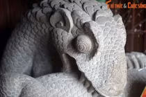 Bức tượng rồng cắn thân chân xé mình ngàn tuổi độc nhất Việt Nam