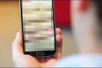 Bé gái 12 tuổi bị tống tiền, tình sau khi gửi ảnh “nóng” cho bạn trai 17 tuổi