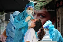 Hà Nội phát hiện thêm gần 3.000 người mắc COVID-19