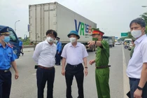 Công an Hà Nội nói gì về thông tin “sáng mai có 3.000 chốt xử lý vi phạm phòng chống dịch“?