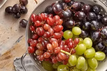 Những tác hại khôn lường cho sức khỏe khi ăn quá nhiều nho