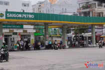 Thêm nhiều cây xăng khan hàng, bán cầm chừng cho khách