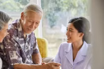 Bố chồng đột ngột đưa nhà đất cho vợ chồng tôi để vào viện dưỡng lão