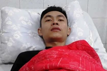 Cảnh sát PCCC nhường mặt nạ chống độc cho nạn nhân vụ cháy tòa nhà dầu khí