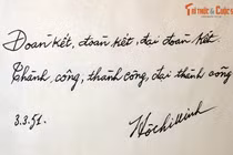 Rưng rưng nhìn lại những bút tích vô giá của Bác Hồ