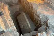 Phát hiện mộ của người truyền cảm hứng cho 'ông già Noel'