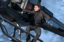 Cảnh nhảy vực đe dọa tính mạng của Tom Cruise