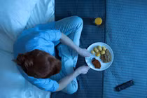 3 thời điểm tăng cân "mạnh" nhất trong ngày, chị em nên giữ miệng 