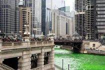 Mỹ nhuộm xanh dòng sông bằng nguyên liệu rau xanh