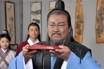 Sửng sốt về mức tiền lương của Bao Thanh Thiên