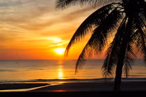 Ngắm hoàng hôn Đà Nẵng đẹp ngất ngây qua góc nhìn "Tây"