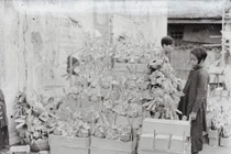 Ảnh gây thương nhớ về ngày Tết chợ Đồng Xuân thập niên 1920 