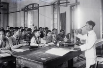 Xúc động ngắm ảnh hiếm về các nhà giáo Việt Nam một thế kỷ trước