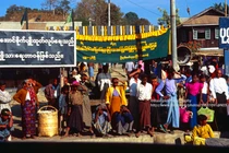 Loạt ảnh cực sinh động về đất nước Myanmar năm 1996 (2)