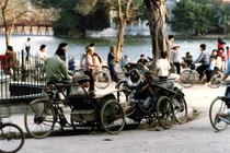 Lặng ngắm vẻ đẹp mộc của hồ Hoàn Kiếm năm 1990 (1)