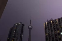 Video: Sét đánh liên tiếp 6 lần xuống tháp CN ở Canada 