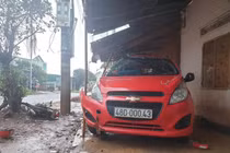 Cảnh cáo cán bộ công an lái xe tông chết người