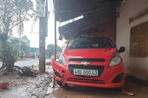 Cảnh cáo cán bộ công an lái xe tông chết người