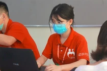 Sinh viên nghèo ở Hà Nội chắt chiu từng gói mỳ tôm ngày giãn cách