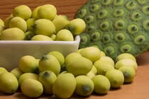 Những lợi ích vàng của hạt sen, ai không nên ăn? 