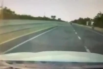 Nam thanh niên chạy xe phân khối lớn trên đường và cảnh tượng xảy ra 1 phút sau đó khiến tất cả đều kinh hãi