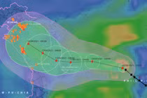 Bão Conson vào Biển Đông giật cấp 11