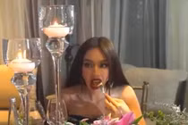 Hoa hậu Thùy Tiên và những khoảnh khắc ăn uống bình dị đáng yêu