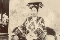 Thực hư Phòng ngủ của Từ Hi chứa đầy vàng bạc châu báu