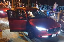 Công an nói gì vụ chặn đầu xe Mazda CX5 đánh ghen ở Hồ Tây?