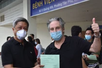 17 người từng mắc Covid-19 rất nặng ở TP.HCM được xuất viện