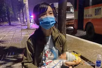 Trải lòng của người mẹ mới sinh con 15 ngày vượt xe máy 1.300 km về quê