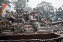 Khung cảnh dàn xe tăng Giải phóng rừng rực khí thế tiến về Sài Gòn 45 năm trước