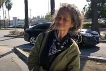 Ca sĩ Kim Ngân đi ăn xin ở Mỹ