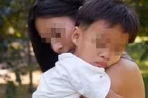 Nhìn bức tranh con trai vẽ, nước mắt tôi chảy dài vì quá xót xa