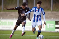 Văn Hậu chấn thương sau một pha lăn xả phá bóng