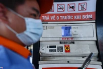 Nhiều nỗi lo khi giá xăng dầu tăng cao kỷ lục