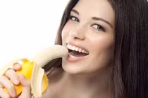 Bạn nên ăn 1 quả chuối trước khi ngủ vì sao ? 