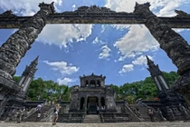 Lăng vua Khải Định đẹp lạ thường qua ống kính khách Tây