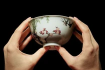 Chiếc bát cổ thời Ung Chính được bán với giá hơn 25 triệu USD