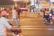 Nam thanh niên ngáo đá cầm rìu dọa chém người trong đêm