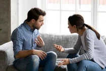 Sự cố muối mặt vì chồng suốt ngày ba hoa, khoác lác