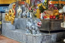 Cận cảnh lăng mộ giữa phố phường Hà Nội của vua Phùng Hưng